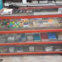 ویترین فلزی شیشه‌ای