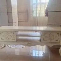 میز تلوزیون سلطنتی