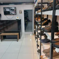 واگذاری  یک باب مغازه کفش فروشی با دکوراسیون|اجارهٔ مغازه و غرفه|یاسوج, |دیوار