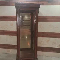 ویترین با طبقات شیشه