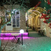 به یک نفر نیروی خانم  کار در رستوران فوری نیازمندم