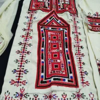 زیح لباس|لباس|جالق, |دیوار