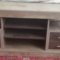 یکعدد سماور گازی بزرگ یکعدد میز تلویوزن