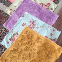 دستمال طرحدار