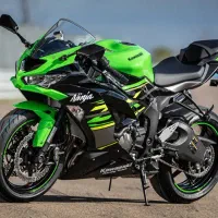 خریدار و فروشنده موتور سیکلت