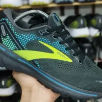 کتونی اورجینال بروکس ویتنام گوست 14 سایز  42