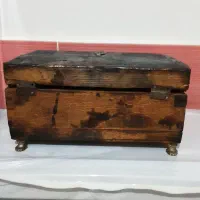 صندوقچه (جعبه) قدیمی|کلکسیون اشیاء عتیقه|مراغه, |دیوار