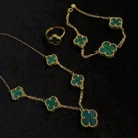 نیم ست ونکلیف طلا