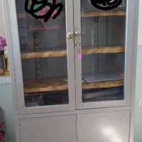 کمد فلزی ویترینی