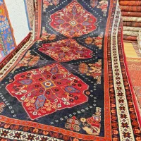 فرش ۴متری دستباف زمینه مشکی شیراز