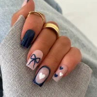 خدمات تخصصی ناخن و برگزاری دوره آموزشی ناخنکاری