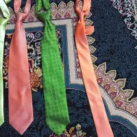 کروات|لباس|کرج, عظیمیه|دیوار