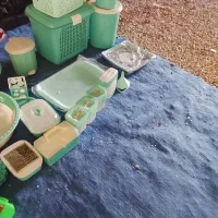 تعدادی ظروف و پلاسکو