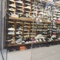 به چند فروشنده آقا و خانم نیازمندیم با حقوق ۳۰