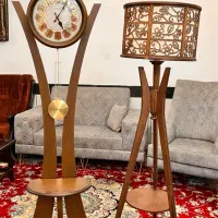 ساعت وآباژو ایستاده چوبی