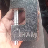 یک عدد قفل کتابی قدیمی بزرگ  بدون کلید