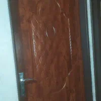 دو عدد درب چوبی دستشویی و حمام