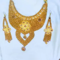 گردنبند و گوشواره