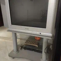 تلویزیون قدیمی سامسونگ با میز تلویزیون