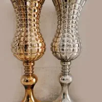 فروش گلدان های شیشه ای و سرامیکی، کنار سالنی