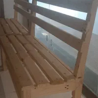نیمکت چوبی