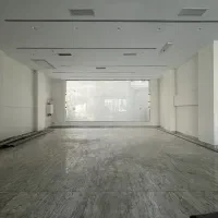 ۱۳۰ متر تجاری / بر دادمان / ۴ پارکینگ