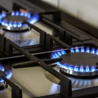 تعمیرات اچاق گاز  ایرانی و خارجی بطور سیار در منزل