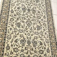 کنار فرش ۴متر رنگ کرم کاملانو بدون آسیب و زدگی