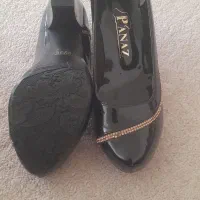 کفش مجلسی|کیف، کفش، کمربند|صحنه, |دیوار