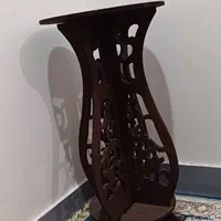 میز چوبی قهوه‌ای