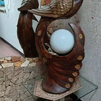 مجسمه چوبی چراغ خواب گم شده لطفا پیداش کنید