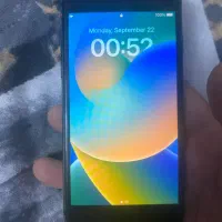اپل iPhone 8 با حافظهٔ ۶۴ گیگابایت