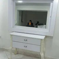 آینه و میز