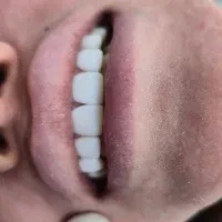 نیازمند پذیرش کلینیک دندانپزشکی