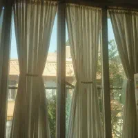 پرده پشت دری