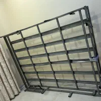 تخت خواب فنری و تشک سالم و تمیز