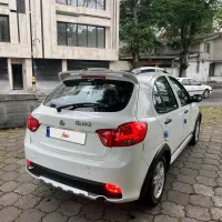 کوییک r مدل ۱۴۰۱ بی رنگ بی ضربه کم کارکرد به شرط