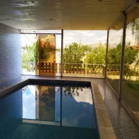 اجاره ویلا باغ با استخر آب گرم|اجارهٔ کوتاهمدت ویلا و باغ|شیراز, قلات|دیوار