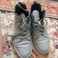 کفش کتانی نو نو سالم تخفیف دارد سایز ۴۲ ۴۳