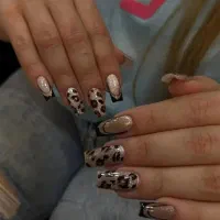 خدمات ناخن/مژه