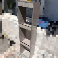 استند چوبی آرایشگاه