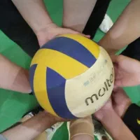 علاقمندان به ورزش والیبال بانوان