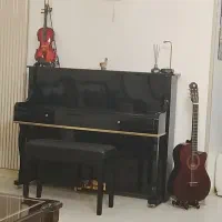 فروش پیانو و ویالون و گیتار