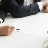 مشاوره حقوقی رایگان توسط وکیل پایه یک دادگستری