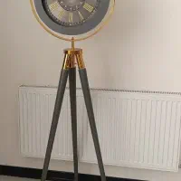 ساعت ایستاده