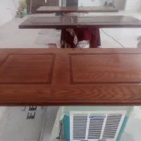 کارگر رنگ کاری چوب