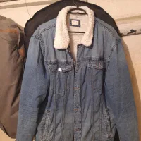 کاپشن جین و پیراهن سالم هر دو مارک