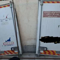 در یخچالی