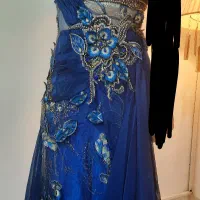 لباس مجلسی آبی|لباس|رباط‌کریم, رباط‌کریم|دیوار