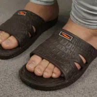 دمپایی مردانه جنس خوب از این فیبریا نیست